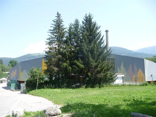Bruneck Ost: Begrünung nach Abbruch der ausgedienten Sportstätte