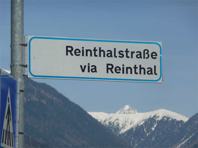Cartello stradale via Reinthal